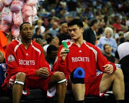 卫提升持球 卫提升持球